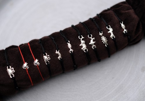 Be Creative - friendship bracelets